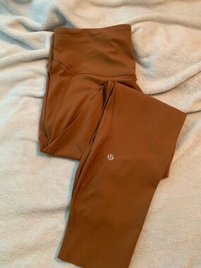 Lululemon Base Pace High-Rise Leggings
26”
Copper Brown
Size 14